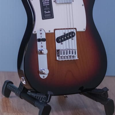 Fender Player Telecaster Left Handed 3-Color Sunburst DEMO image 3