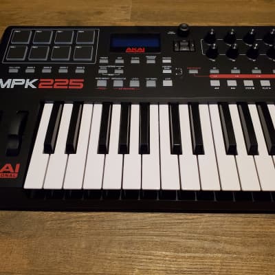 Akai MPK225 MIDI Keyboard Controller image 1