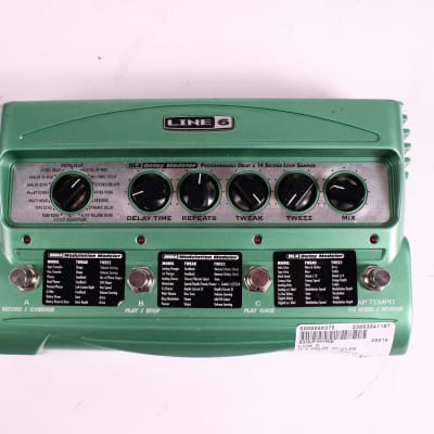 Line 6 DL4 Delay Modeler | Reverb