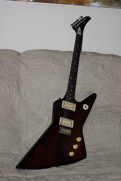 Arbor clearance explorer guitar