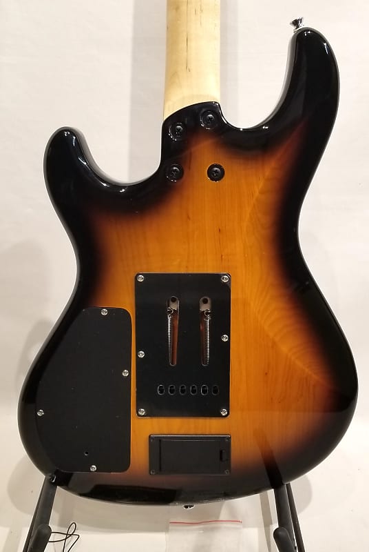 Fernandes RetroRocket Pro w/ Sustainer 2008 Sunburst **NOS