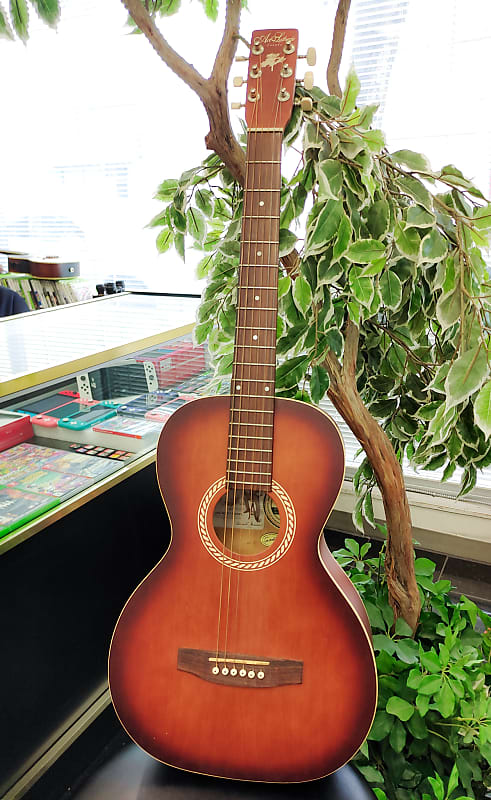 アート&ルシアー モデル WILD CHERRY カナダ製 Wild Cherry - Art & Lutherie Wild Cherry - Audiofanzine
