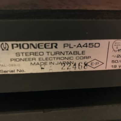 Pioneer  PL-A45D 1975 Walnut veneer plinth/Black base image 6