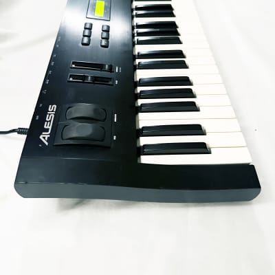 ALESIS QS6 64-Voice Synthesizer 61-Key Keyboard. Works Great. Sounds Perfect ! image 10