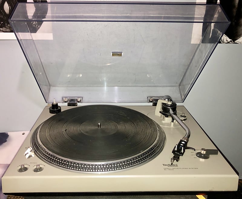 Technics SL-1500 MK1 Direct Drive Manual Turntable W/Dust Bug