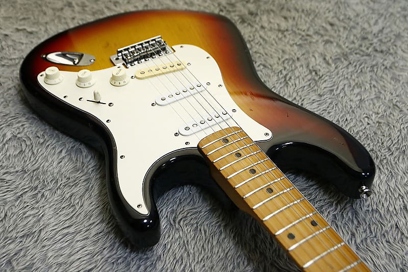 EL MAYA Artist model Stratocaster ギター EL Maya Strat Artist Model Natural