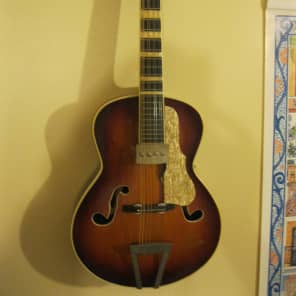 Arnold Hoyer Vintage  c.1960 Sunburst Guitar-Bodied Electro-Mandolin/ Mandolinetto. image 2