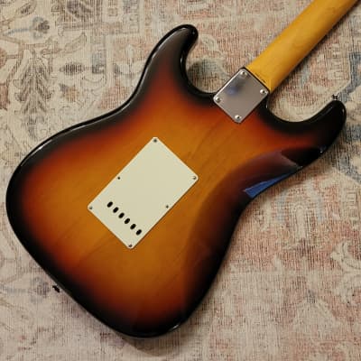 Fender Stratocaster MIJ '62 Reissue 1993-94 - 3-Tone Sunburst image 7