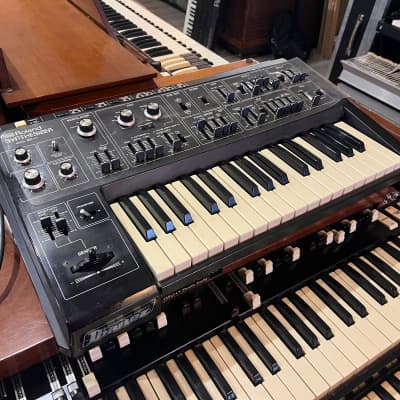 Roland SH-1 32-Key Synthesizer 1978 - 1979 - Black