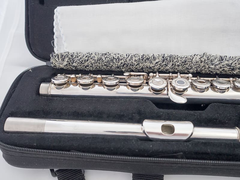 Yamaha YFL-265S Silver-plated Open-Hole Intermediate Flute