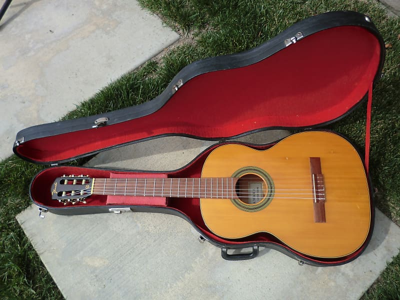 1964 Yamaha No. 60 Classical Guitar - Very Rare Script Logo