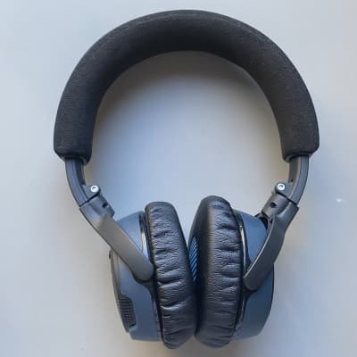 Bose Soundlink On-Ear Wireless Headphones 2021 image 4