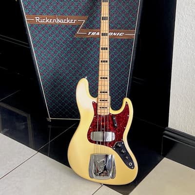 Fender Jazz Bass 1970 - Hens Teeth Beware...how about a 100% original Olympic White Custom Color "Maple Cap Neck" Jazz Bass ! image 2