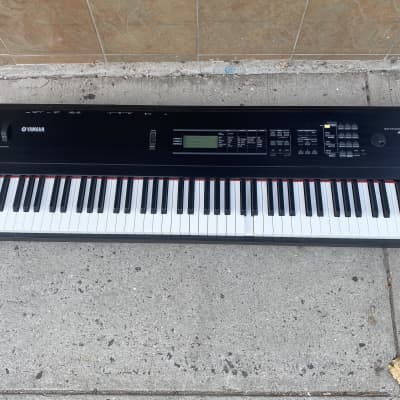 Yamaha S08 88 Key Synthesizer image 1
