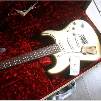 Fender "Custom Shop 1963 Stratocaster Journeyman Heavy Relic Relic in Aztec Gold" 3, 50 kilograms image 13