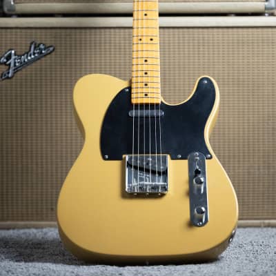 Fender American Vintage '52 Telecaster Butterscotch Blonde
