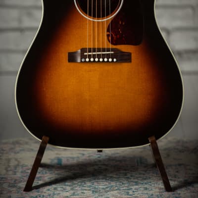 Gibson J-45 Standard (2020 - Present)