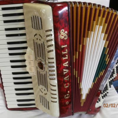 Vintage G. Cavalli 120 bass piano accordion 1970-1980 red and cream marble image 3