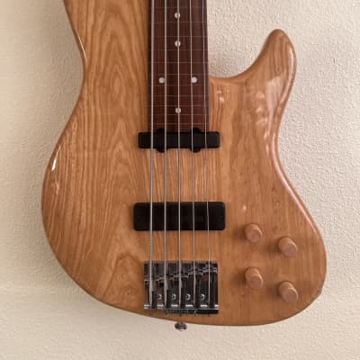 Atelier Beta 5 Strings Fretless Jazz Bass image 3