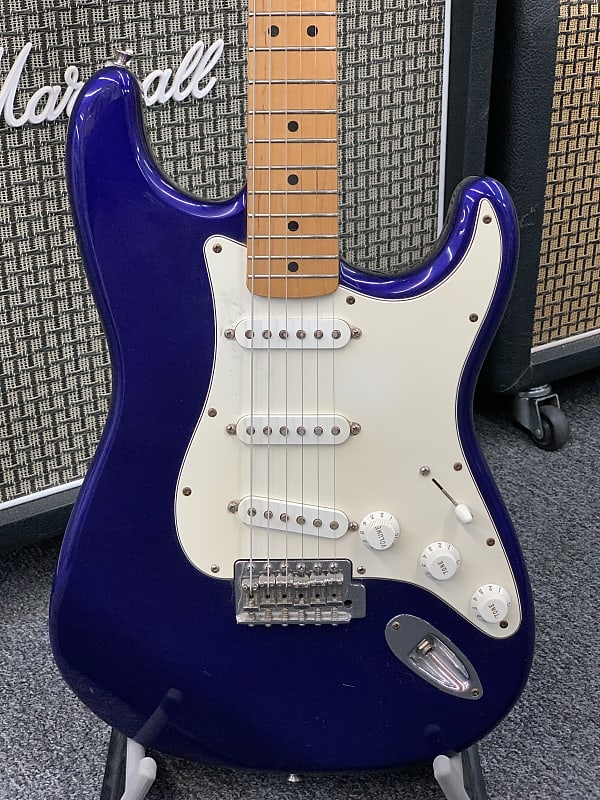Fender Standard Stratocaster with Maple Fretboard 2000 Midnight Blue image 1