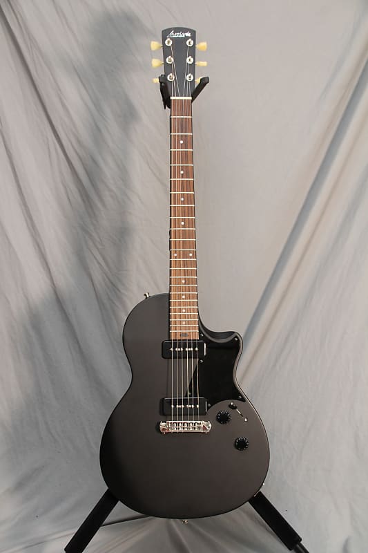 ギター Larrivee RS-2 Larrivee RS-02 singlecut, dual P90 pickups electric guitar