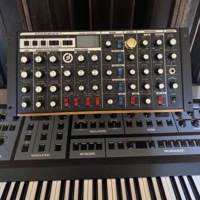Moog Minimoog Voyager RME Rack Mount Edition Monophonic Synthesizer
