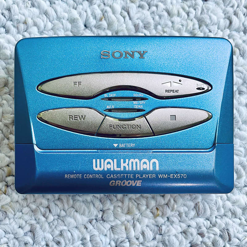 Sony WM-EX570 Walkman Cassette Player, Rare EX Blue ! Light On !  			