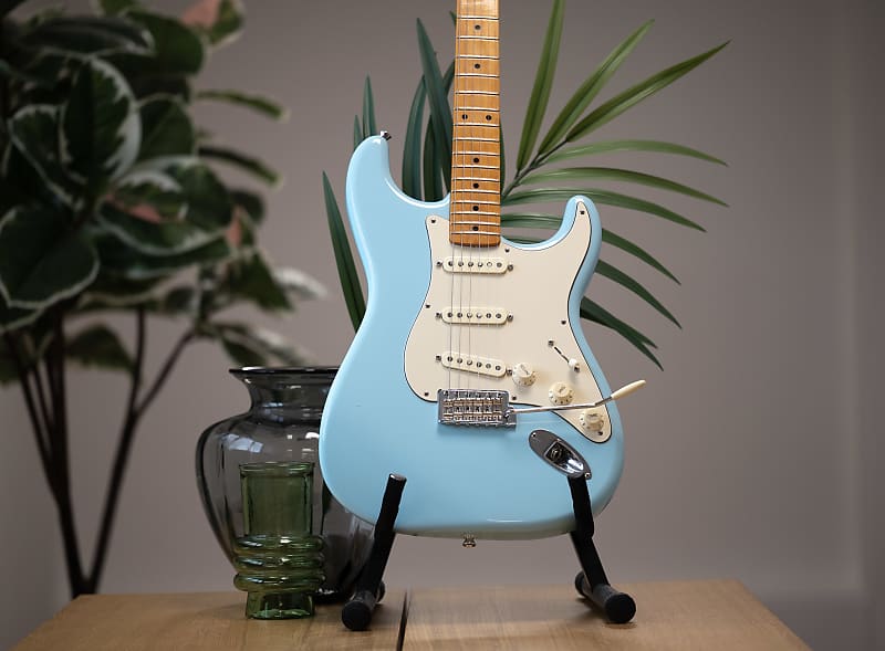 美品 Fender Mexico Classic Series '50s ST Fender Mexico Classic Series 50s Stratocaster Black 2004