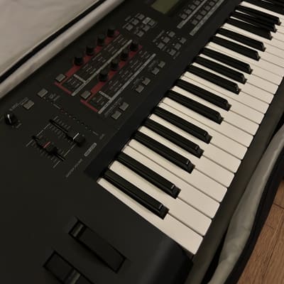 Yamaha MOXF 6 Production Synthesizer 2000s - Gray