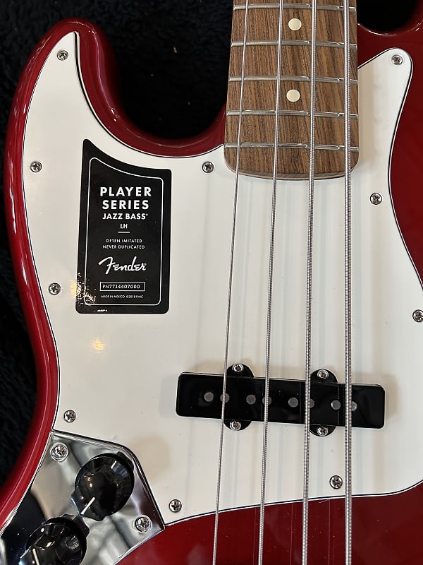 Player Jazz Bass (MEX, PF) - candy apple red Basse électrique solid body  Fender