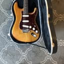 Fender American Deluxe Stratocaster 2011 Amber w/ 80's case