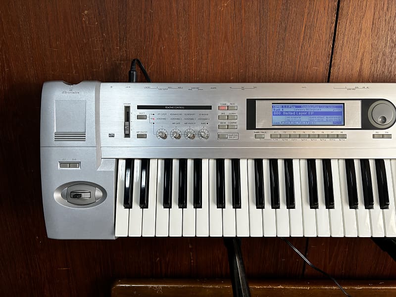 Korg Triton Le 61key MUSIC WORKSTATION KEYBOARD w/ gig bag