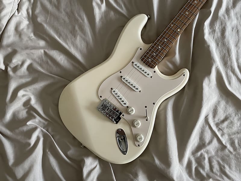 Squier Bullet Stratocaster 2008 ivory | Reverb