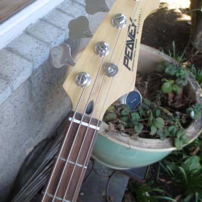 Peavey Milestone 4-String Electric Bass 2010s - Vintage Burst image 2