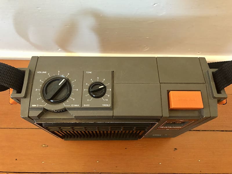 2 General Electric Portable 8-Track Players Model 3-5505F & 35507AParts Repair sold