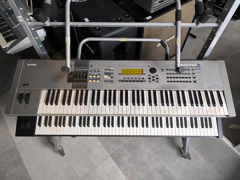 Yamaha MOTIF 7 workstation image 1