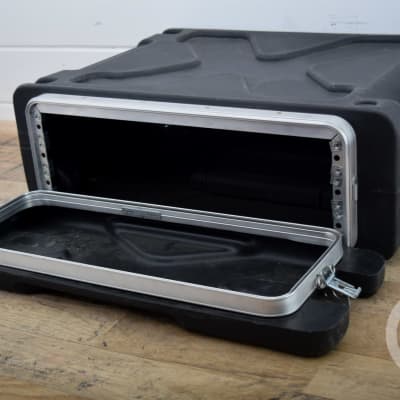 配信機器・PA機器・レコーディング機器 SKB 1SKB-RLX3 3U Roll-X Rack Case SKB 1SKB-RLX3 3U Roll-X Rack Case - Sierra Cases