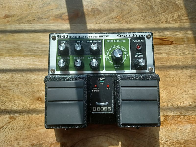 Boss RE-20 Space Echo