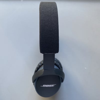 Bose Soundlink On-Ear Wireless Headphones 2021 image 2