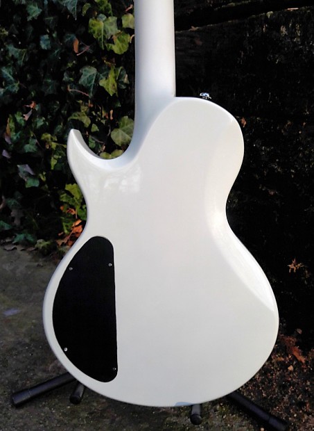 IBANEZ ARZ400 Artist Series LP Electirc Guitar / EMG HZ