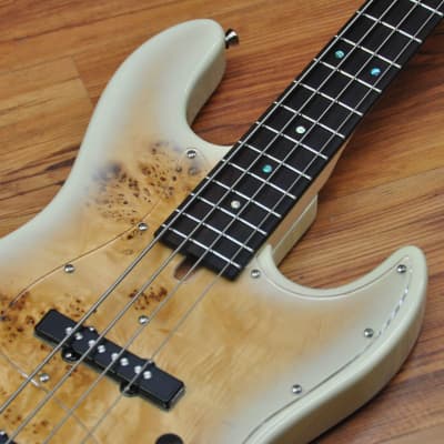 Bacchus Universe Series Jazz Bass Burl Top Active