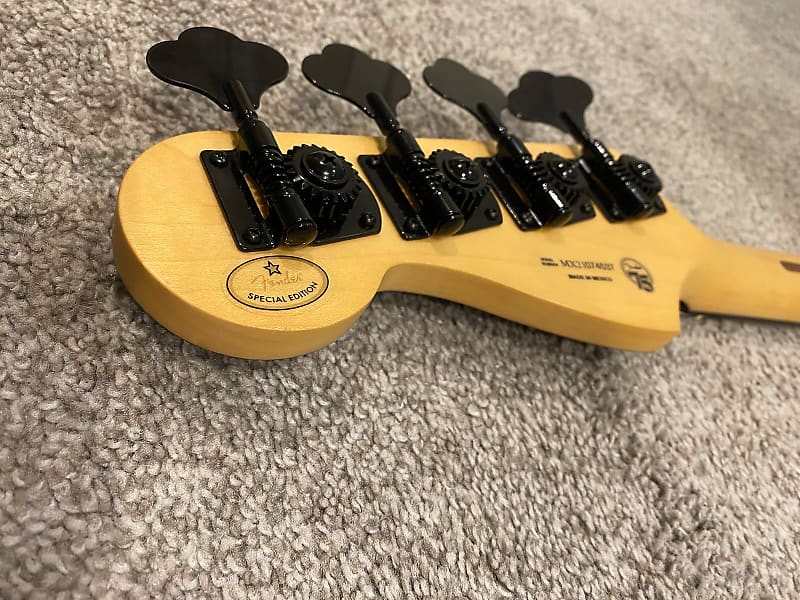 マ*チ様 当たり個体Fender Jaguar Bass ブラック 4弦 Fender Deluxe Jaguar Bass, Black at Gear4music