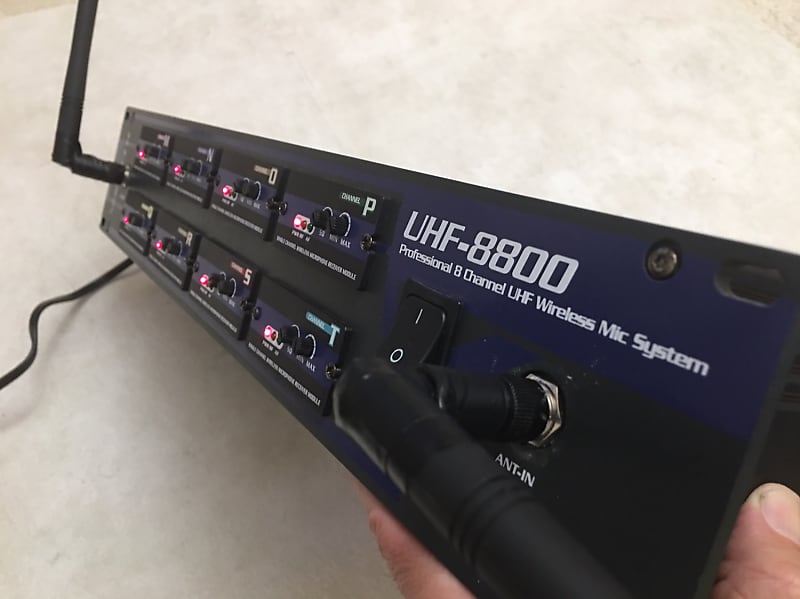 VocoPro UHF8800 professional 8 hannel UHF Wireless Mic Reverb