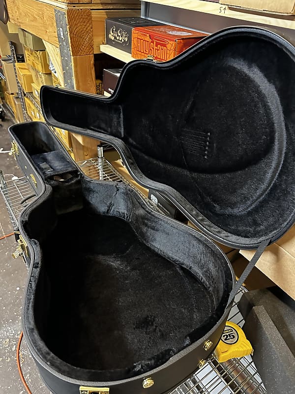 Yamaha Dreadnought Acoustic Guitar Hardshell Case image 1