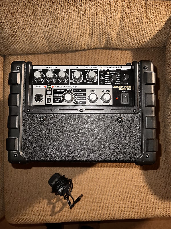 Roland Micro Cube Bass RX 2x2.5-Watt 4x4