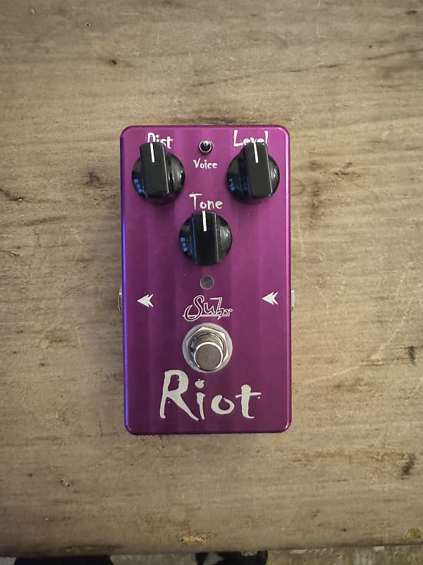 Suhr Riot