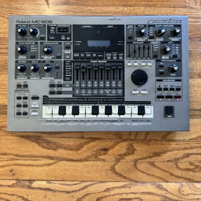 Roland MC-505 Groovebox 1998 - 2002 - Gray