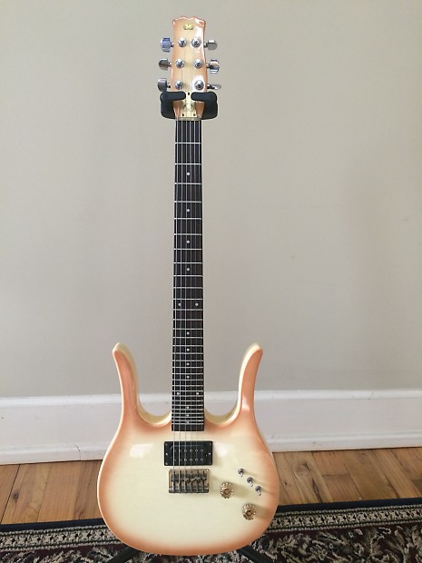 Vintage Hondo Longhorn Electric Guitar 31 Fret + Soft Case