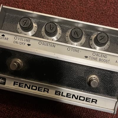 Педаль эффектов FENDER BLENDER™ CUSTOM