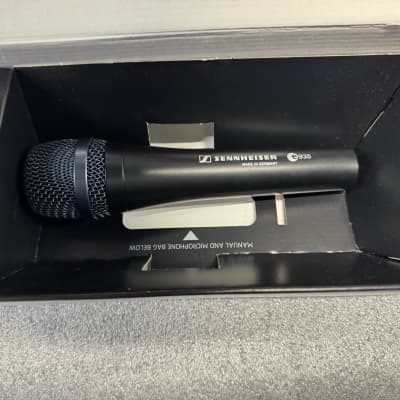 Sennheiser e935 Handheld Cardioid Dynamic Vocal Microphone 2003 - Present - Black